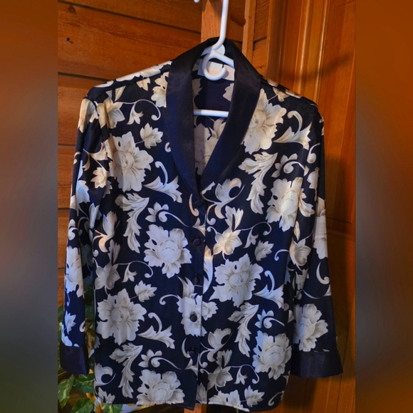 Adonna Vintage 3 Piece Pajama Set - Picture 12 of 13